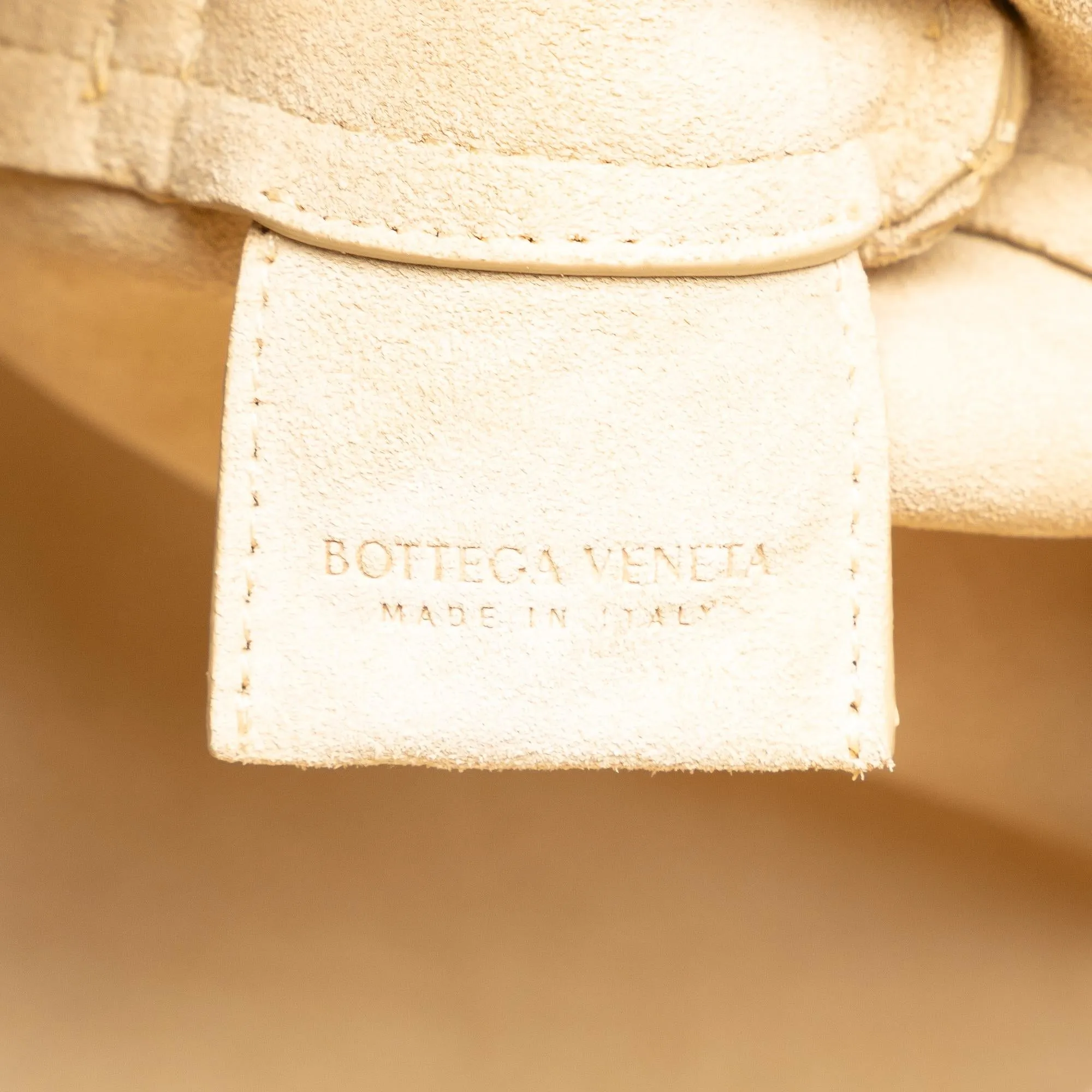 Bottega Veneta Cradle Shoulder Bag (SHG-Cq7a7s)