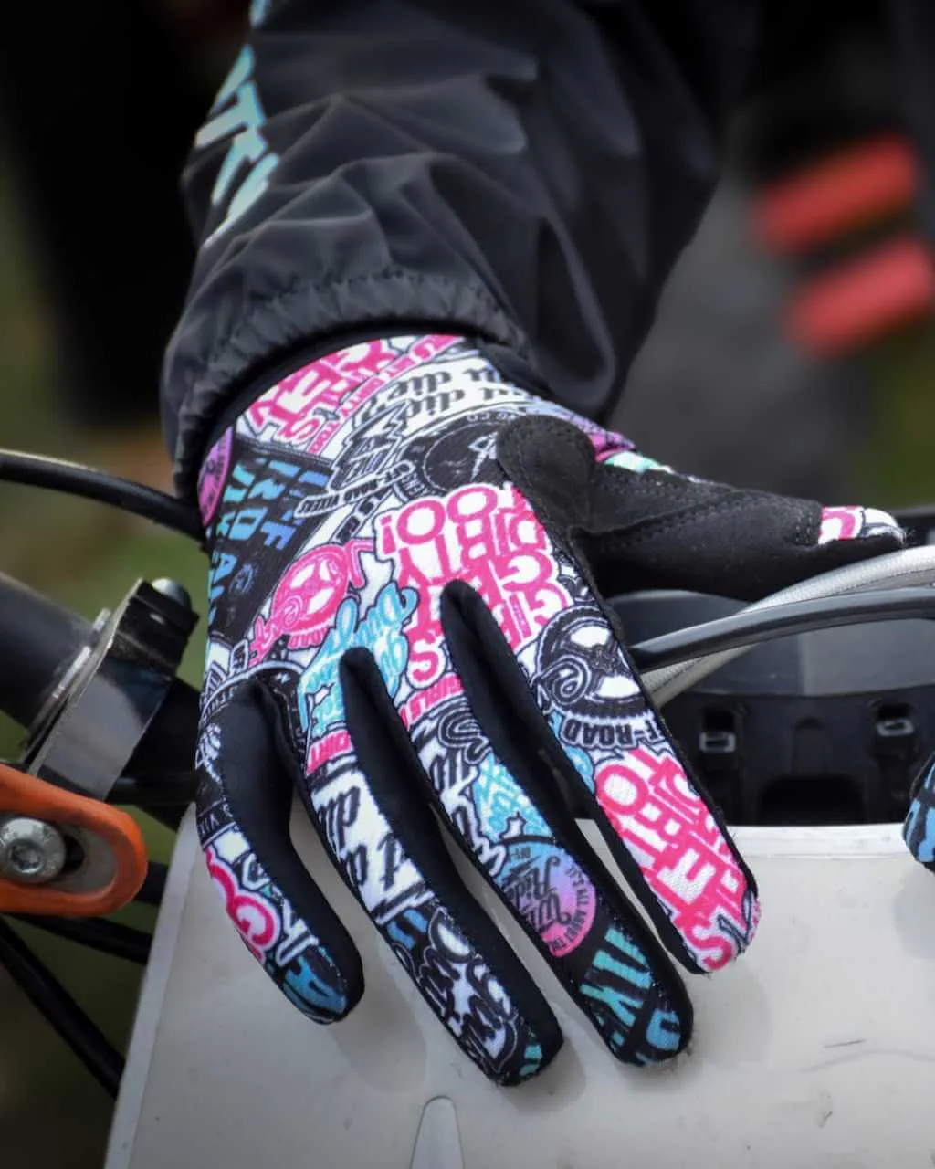 Graffiti MX Gloves