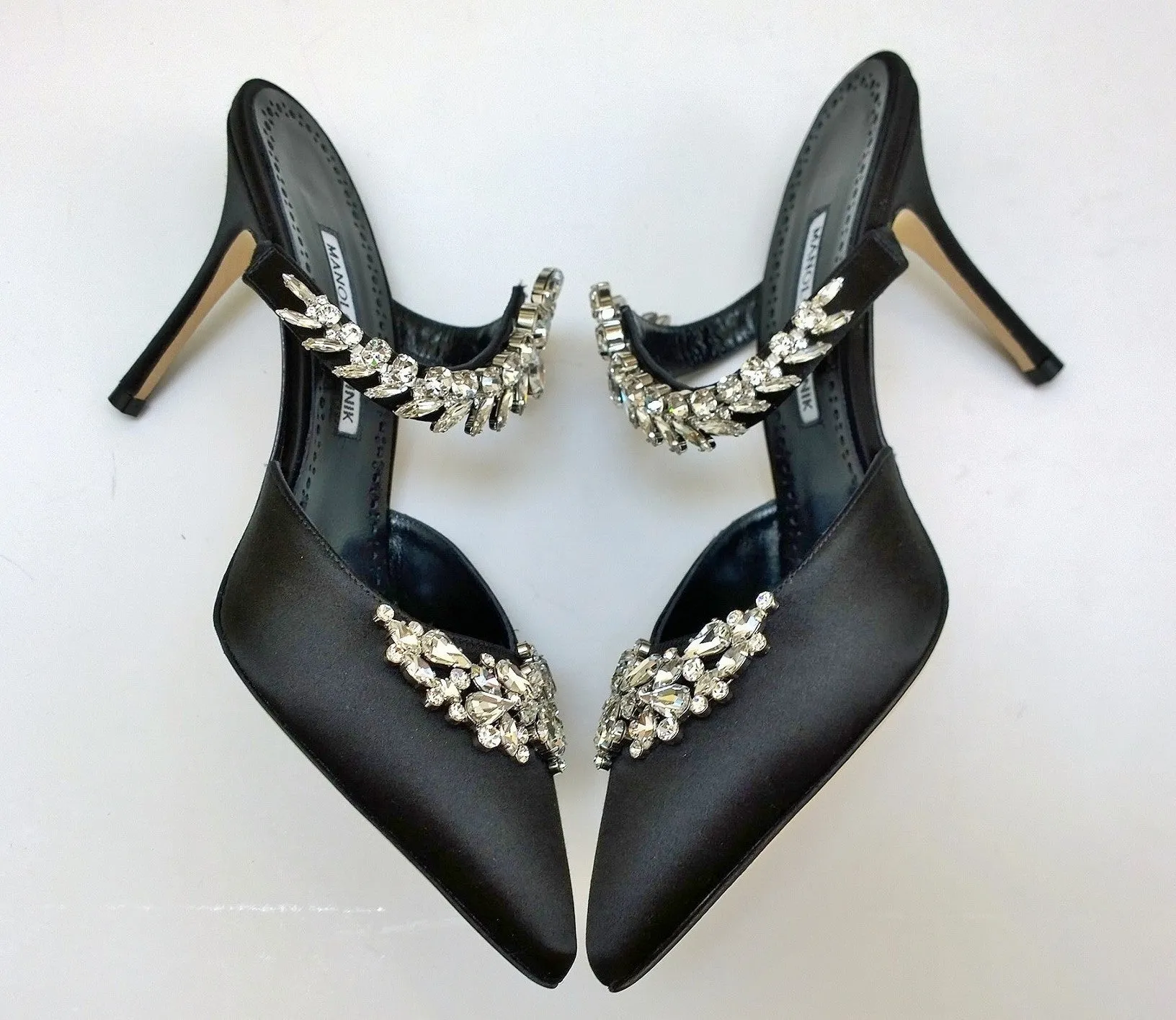 Manolo Blahnik Lurum 90 Black Satin Strass Rhinestone Heels Mules